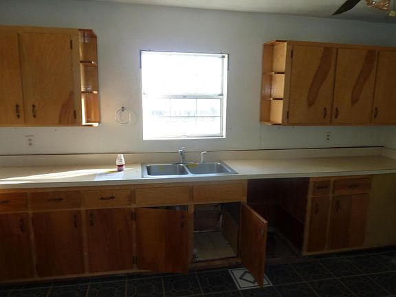 5th image of 112 Carter Dr