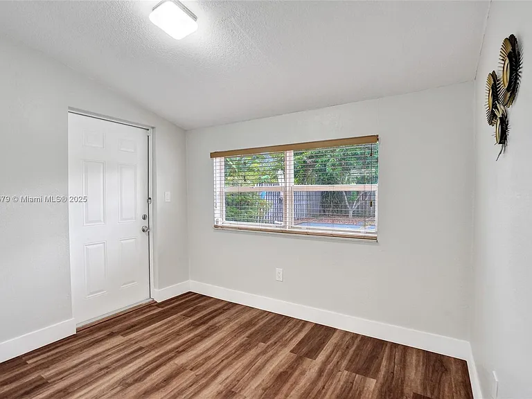 2281 SW 15th St — Photo 5