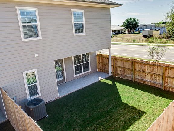 2nd image of 410 Kate Ln