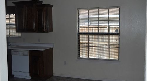 5th image of 4611 Larkspur Dr