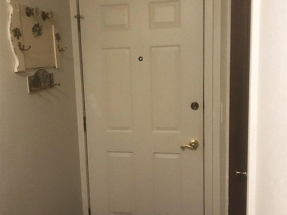2nd image of 3229 Lincoln Ct