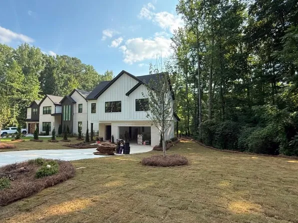 5028 Hidden Branch Dr, Sugar Hill, GA 30518