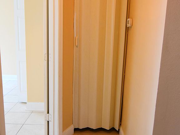 5th image of 4101 Columbia St APT 3