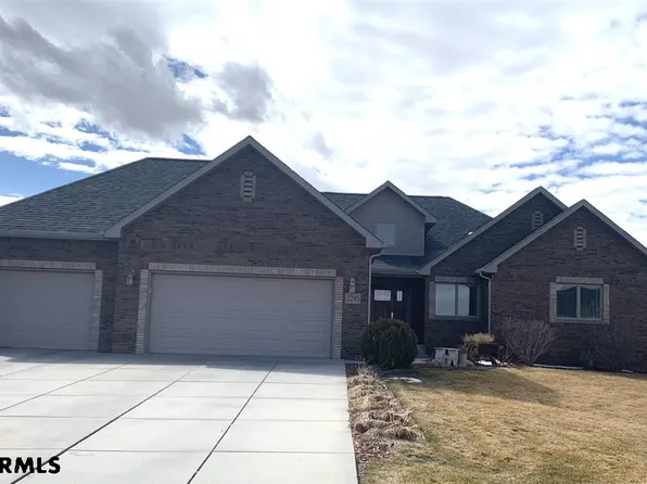 2295 Sentinel Cir, Gering, NE 69341