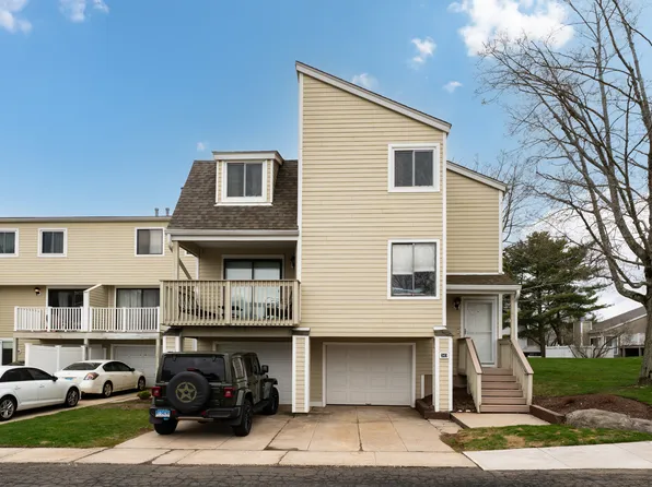 341 Walden Green Road #341, Branford, CT 06405