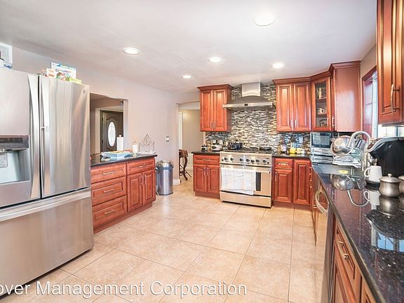 5th image of 3320 Paloma Ave