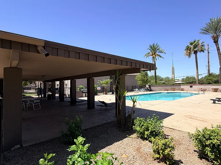 The Addison Apartment — Photo 6