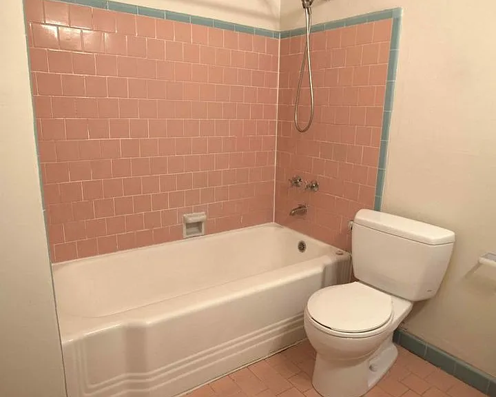 Beautiful, spacious 1-bdr with new windows, great wood floors, and lots of storage space — Photo 13