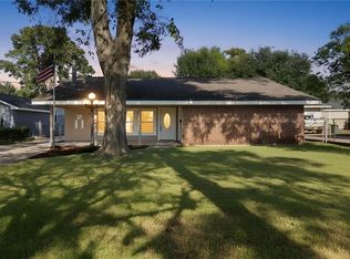 89 Haroleans St, Harahan, LA 70123