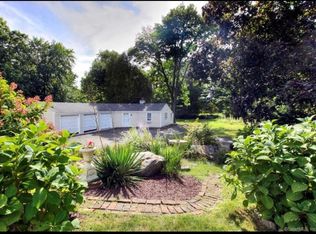 392 Brett Rd, Fairfield, CT 06824