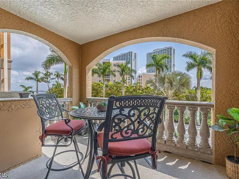 2825 Palm Beach Blvd #214 — Photo 2