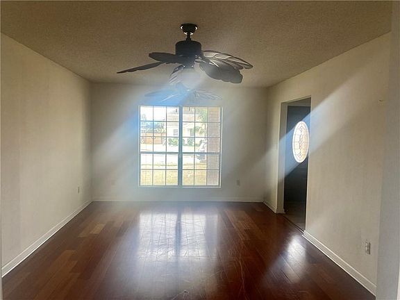 4th image of 6911 Edgefield Dr
