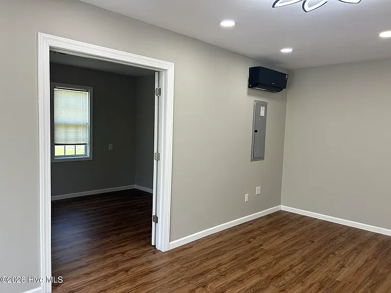 212 W Woodbine Ter — Photo 34