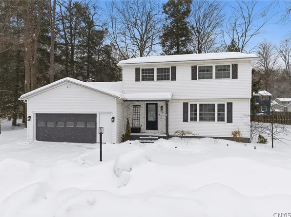 118 Whiskwood Ln, Minoa, NY 13116