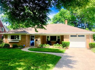 738 E Carisbrook Dr, Maumee, OH