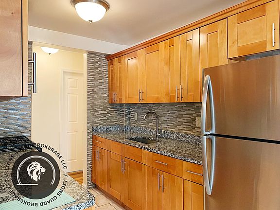 4th image of 15001 88th Ave #32-2H