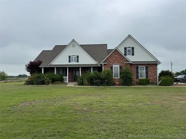 7214 E 132nd Rd, Holdenville, OK 74848