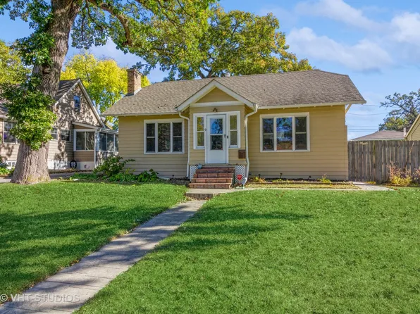 9 N Adams St, North Aurora, IL 60542