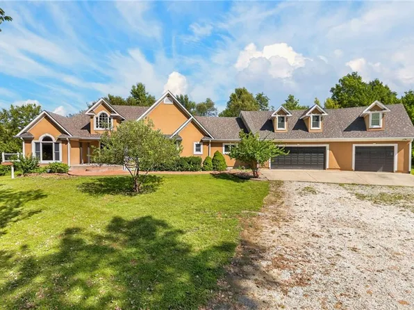 1401 Pinecrest Dr, Bethany, MO 64424