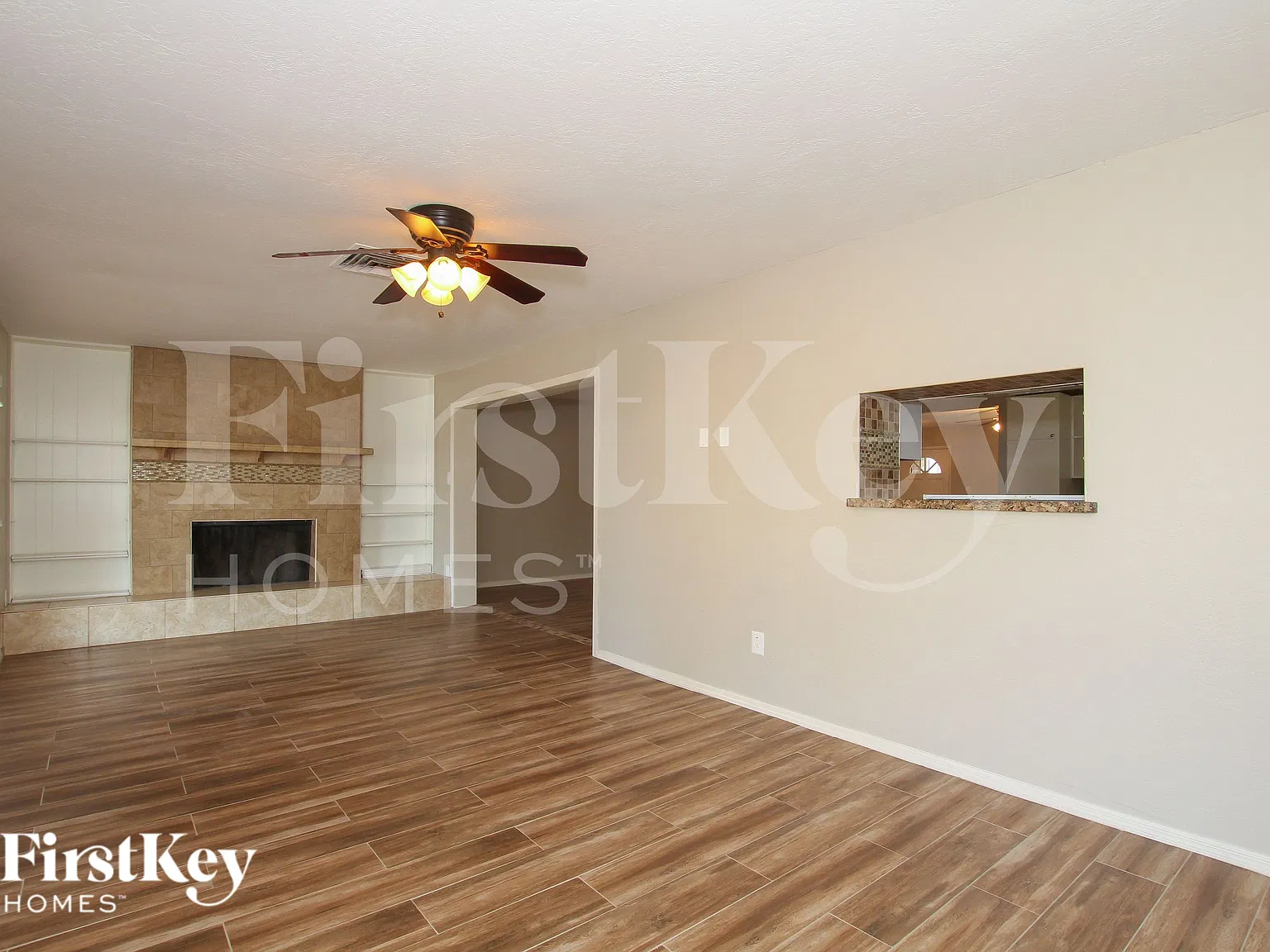 5 bed, 3.0 bath, 2498 sqft, $2,495 — Photo 2