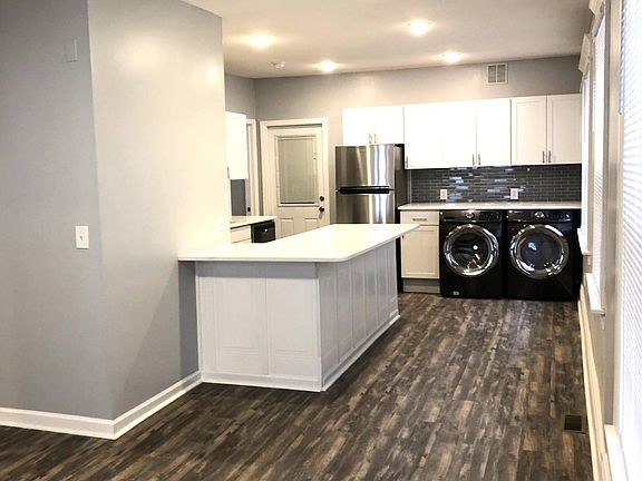 5th image of 304 Oak St #1