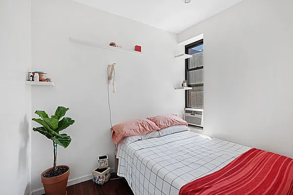 Rented by Compass | media 9