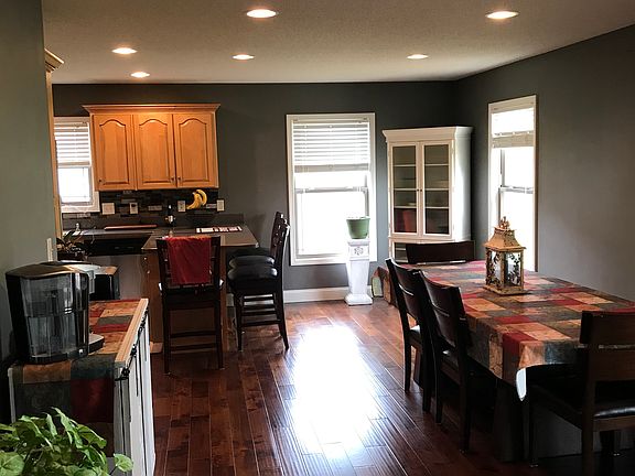 3rd image of 549 Oak Meadow Dr