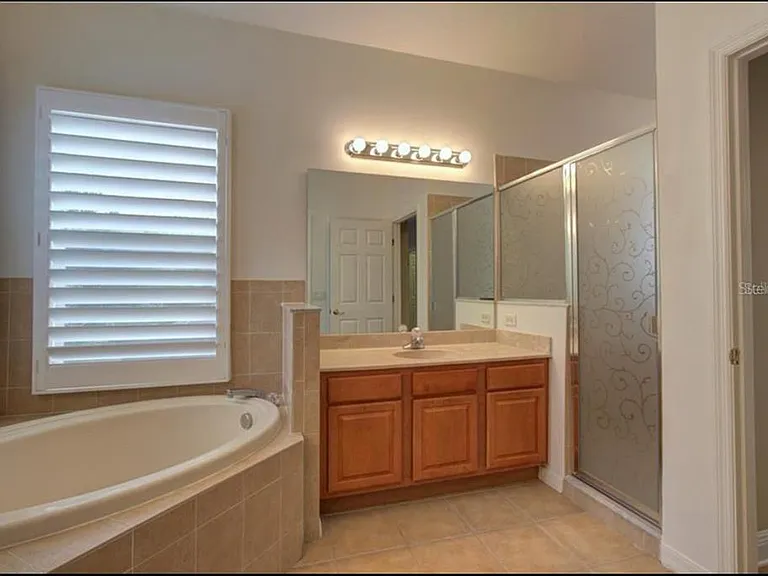 18020 Maui Isle Dr — Photo 28