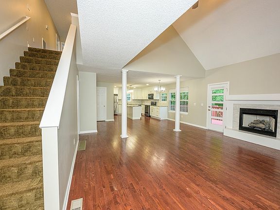 3rd image of 2607 Stonemill Dr