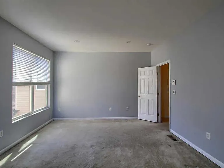 1434 Laurel Park Dr — Photo 14