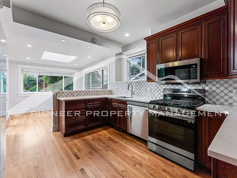 3256 Meade St — Photo 10