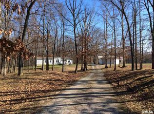 16134 N Hickory Ln, Woodlawn, IL 62898