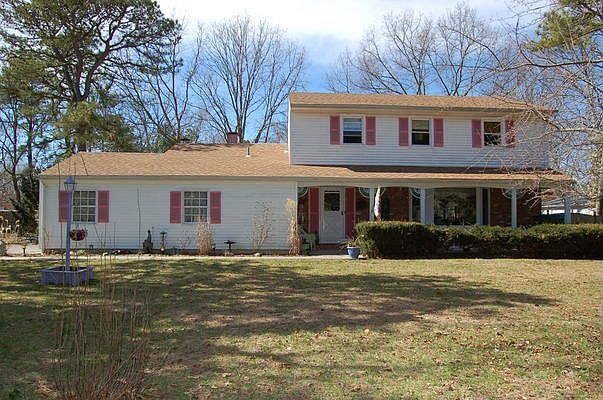 996 Quartz Drive, Toms River
