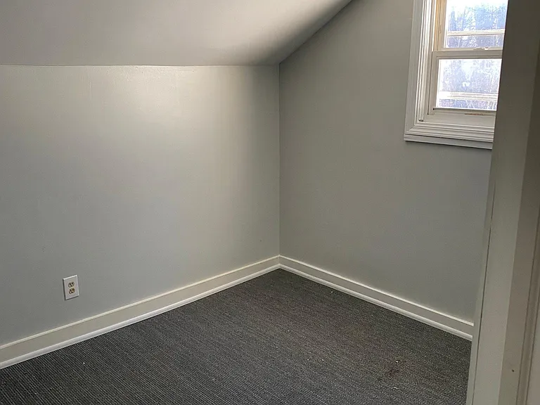 176 E Felton St #UPPER — Photo 5
