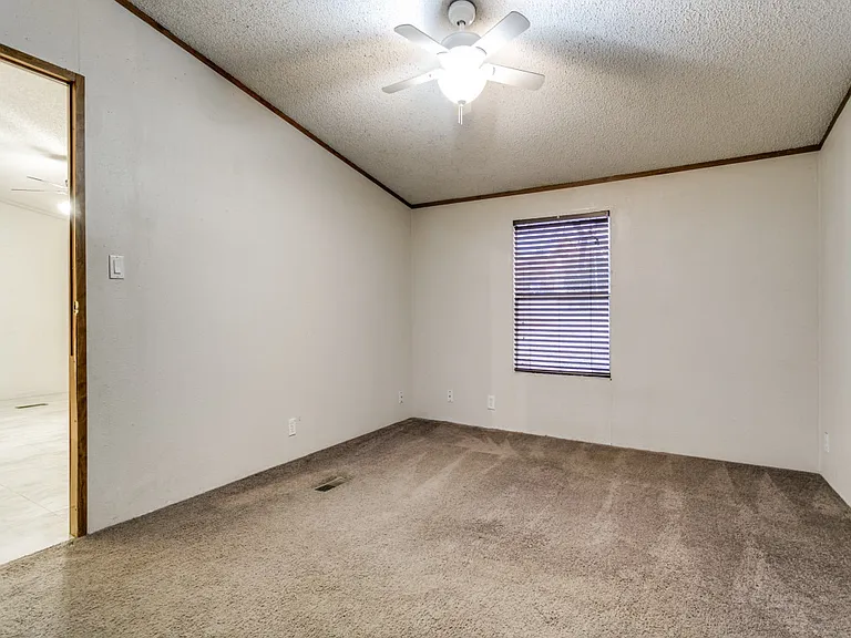 1224 Woodsey Ct — Photo 8