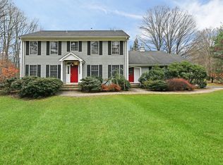 2 Vivian Pl, Suffern, NY 10901