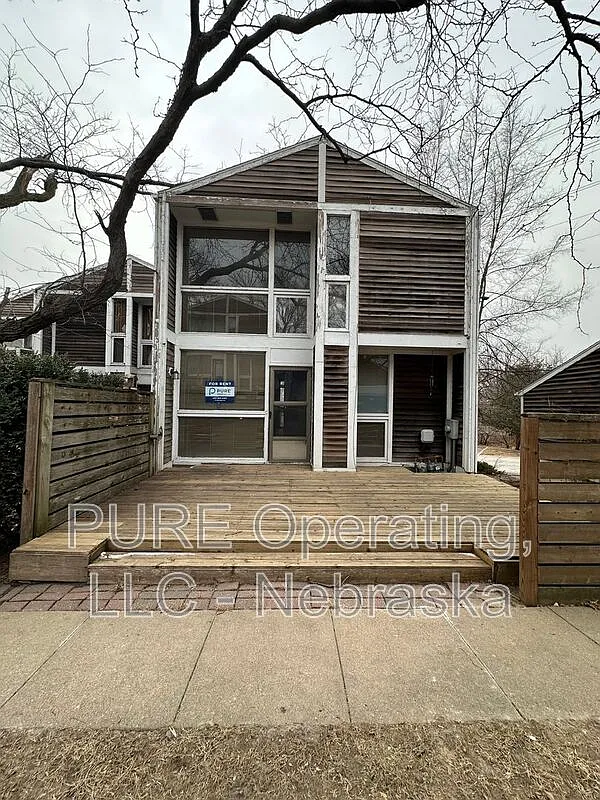 3 bed, 1.5 bath, 1338 sqft, $1,850 — Photo 2