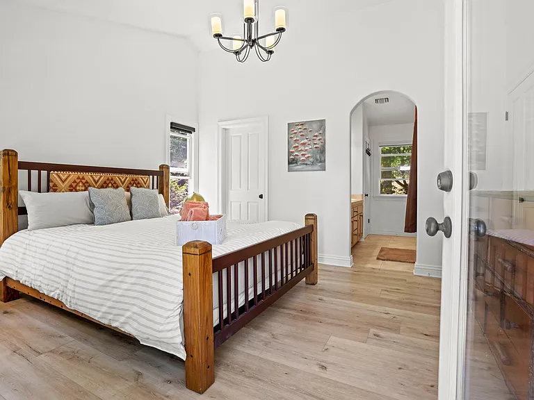 24599 Geneva Dr — Photo 11