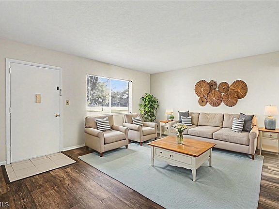 2nd image of 349 Joel Blvd APT 101