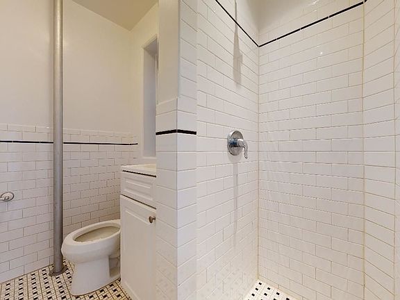 5th image of 17 Greenwich Ave APT 6