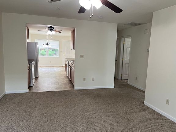 5th image of 362-376 Lantern Ln