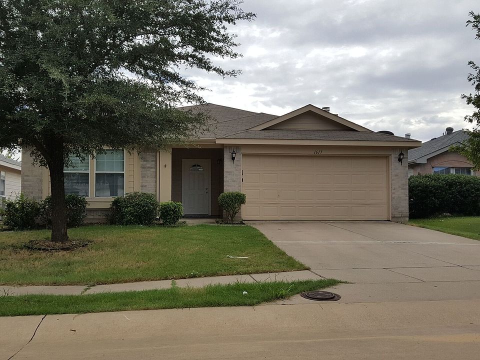 1st image of 1617 Crestwood Dr