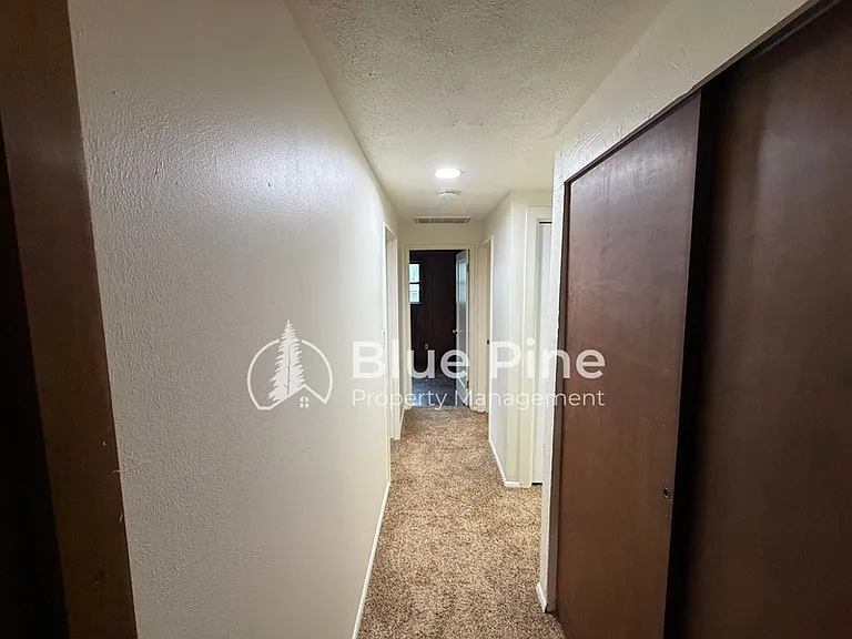 1080 Halsey St — Photo 10