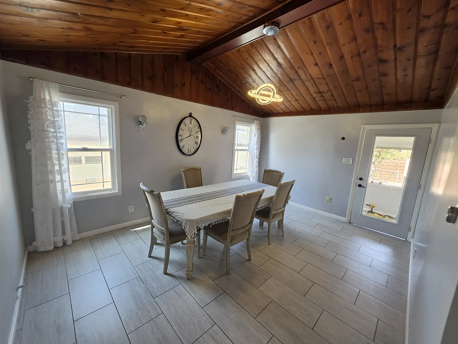 3 bed, 1250 sqft, $4,750 — Photo 4