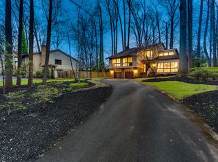 7913 Old Falls Rd, Mc Lean, VA 22102