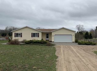 511 Robin Hood St, Roscommon, MI 48653