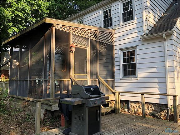 3rd image of 220 Wolfly Ave
