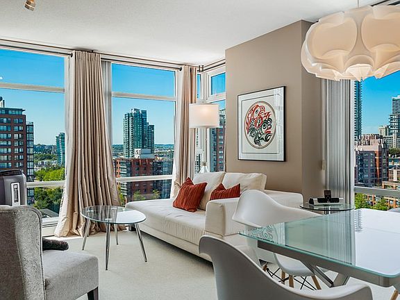 3rd image of 1199 Marinaside Cres #1606