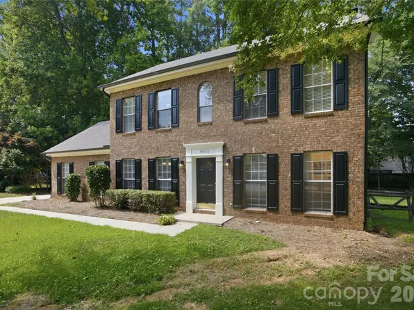 8802 Tarpan Ct, Charlotte, NC 28216