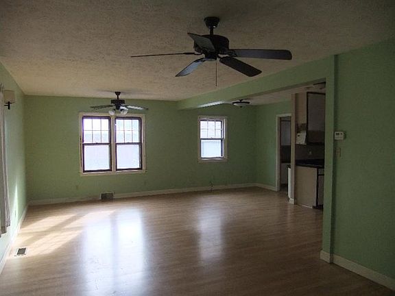 3rd image of 1515 W 1st St